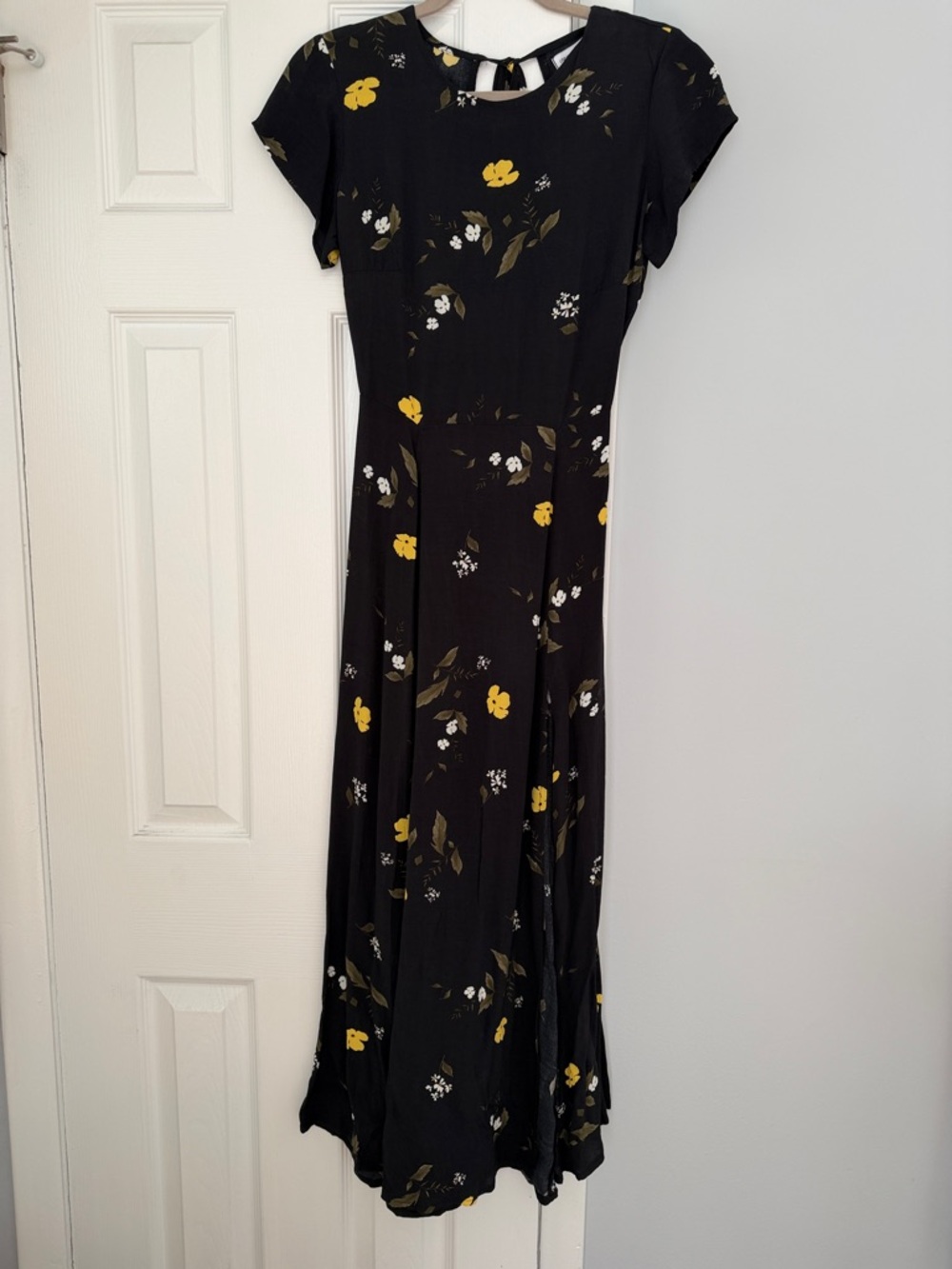 Pretty Urban Outfitters Dress NWOT Floral